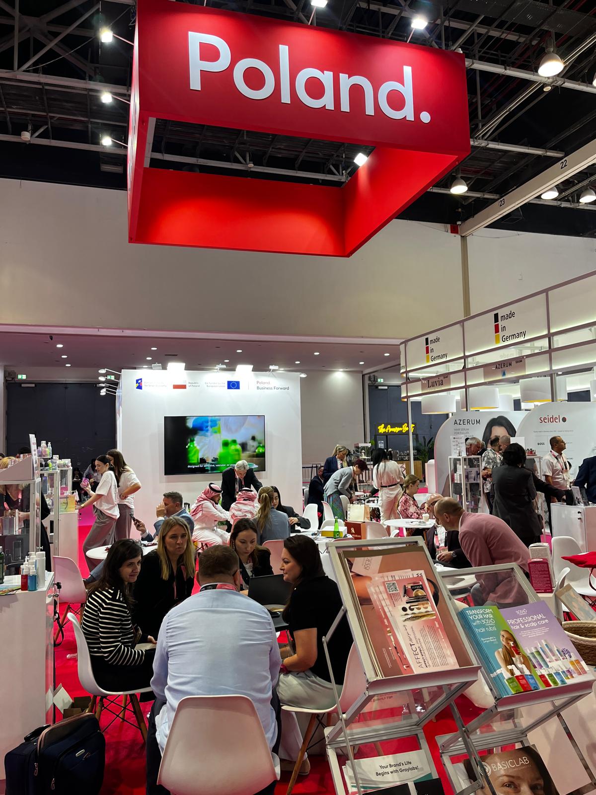 19df0975-920a-45df-a4eb-8a33ac38c38c